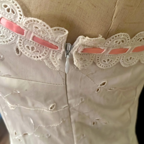 Betsey Johnson, vintage, zipper eyelet white pink dress. never worn mint. small. - Picture 14 of 14